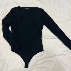 Abercrombie & Fitch Black Long-Sleeve Scoop Neck Bodysuit